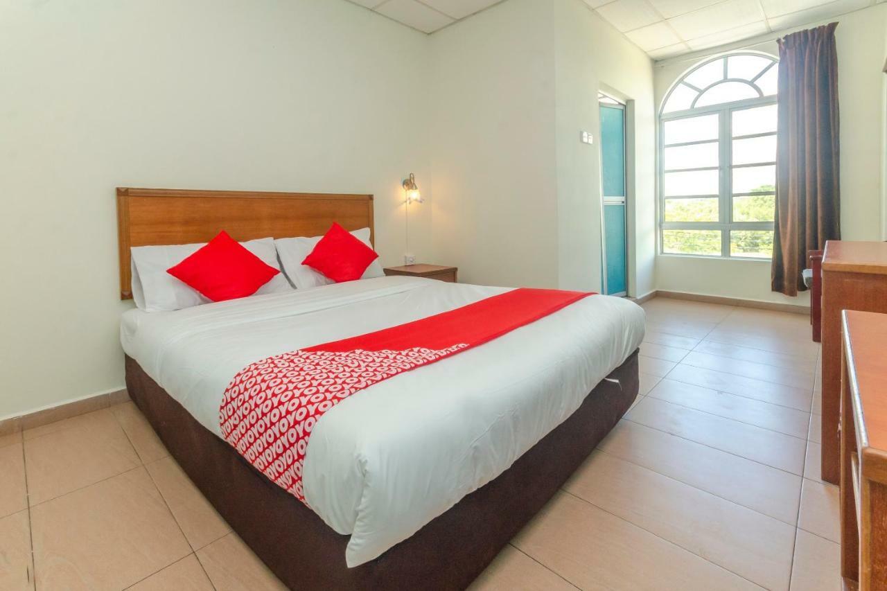 Oyo 702 D View Hotel Mersing Exterior photo