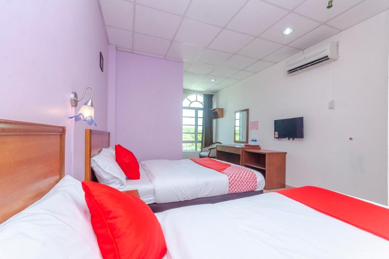 Oyo 702 D View Hotel Mersing Exterior photo